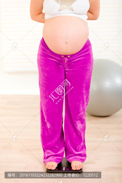 孕婦體重秤。特寫。
