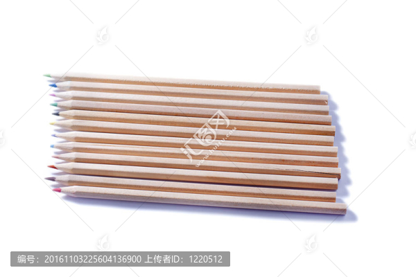 彩色鉛筆。