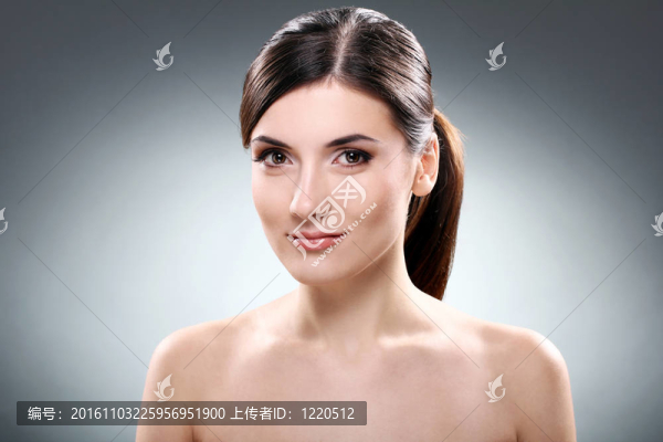 美麗的頭發(fā)干凈的臉