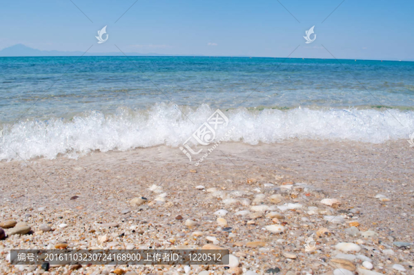 海灘上的波浪