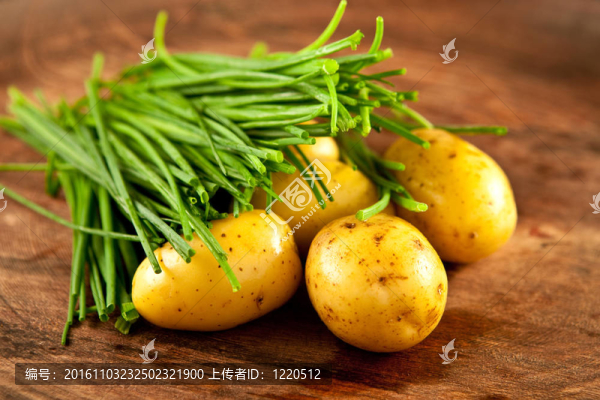土豆和韭菜