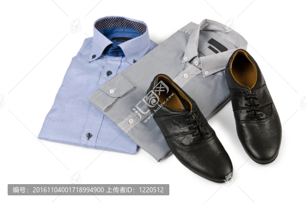 白色的男性服裝