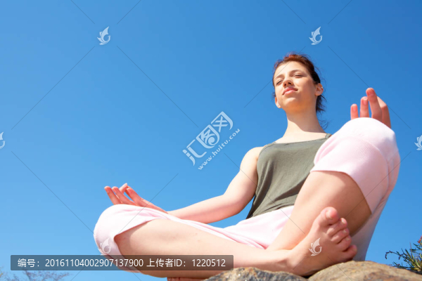 少女沉思
