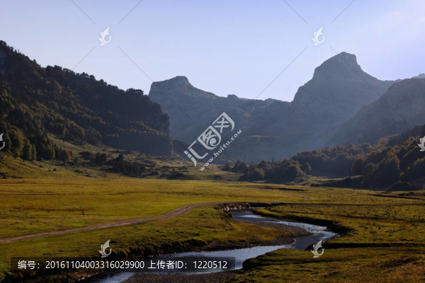 山中的黃昏