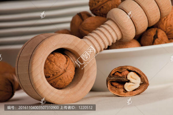 餅干和核桃