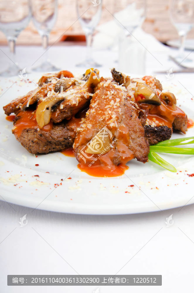 盤子里的肉