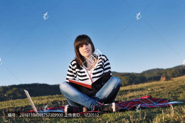 少女研究戶外