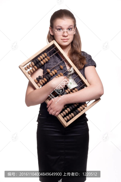 有大木頭和錢的女孩