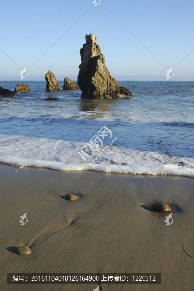 海灘的海岸線