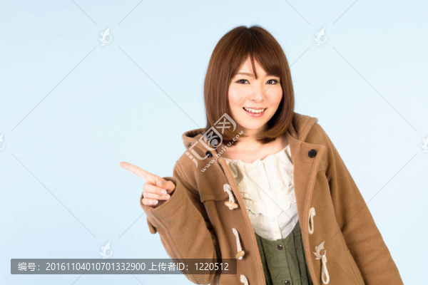 美麗的冬天的女人