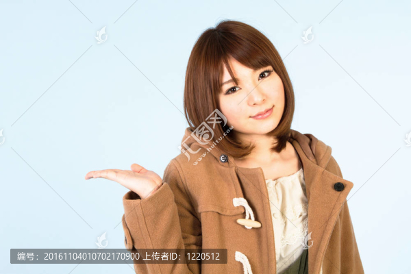 美麗的冬天的女人