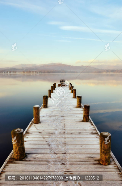 在英國湖區(qū)Windermere碼頭；