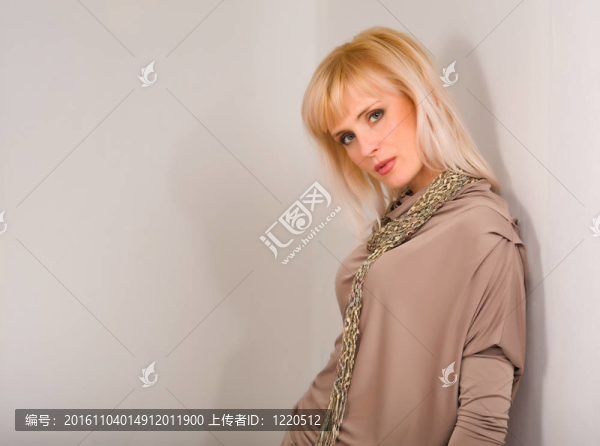 金發(fā)女孩