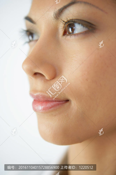 一個女人的臉部特寫