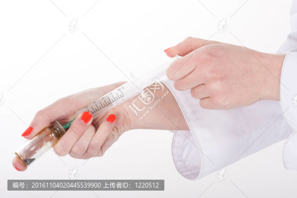一方面使注射器