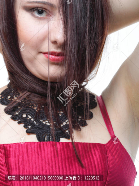 美麗的黑發(fā)女人的長發(fā)