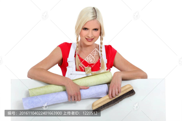 帶壁紙的女人