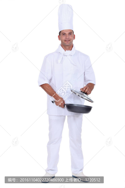 用煎鍋的廚師