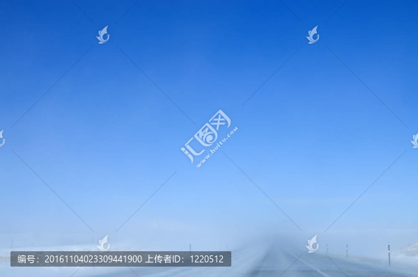 公路上的雪