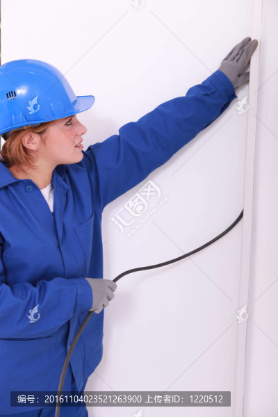 女電工