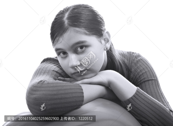 在一個(gè)白色的年輕女孩