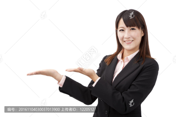 漂亮的女商人展示您的產(chǎn)品