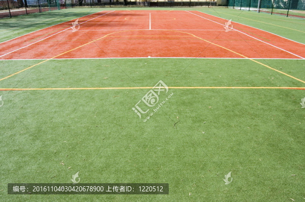 學校的院子里