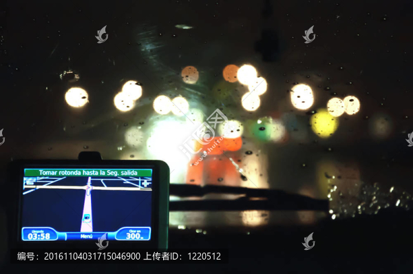 在一輛有全球定位系統(tǒng)的汽車(chē)內(nèi)