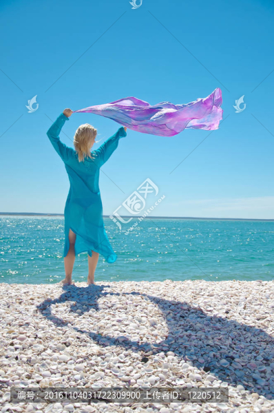 海灘上的女孩