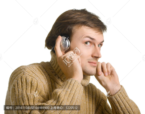 年輕人聽音樂