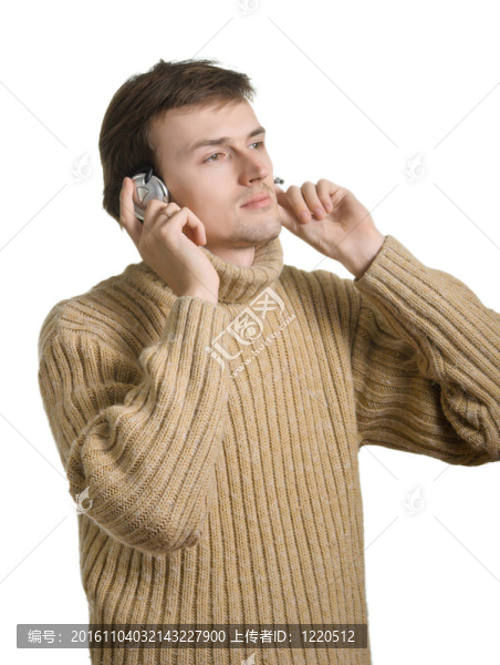 男人聽音樂