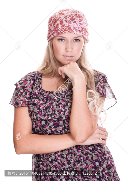 白色背景上的隨便的金發(fā)女人