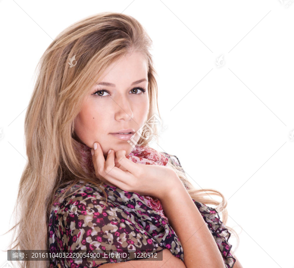 白色背景上的隨便的金發(fā)女人