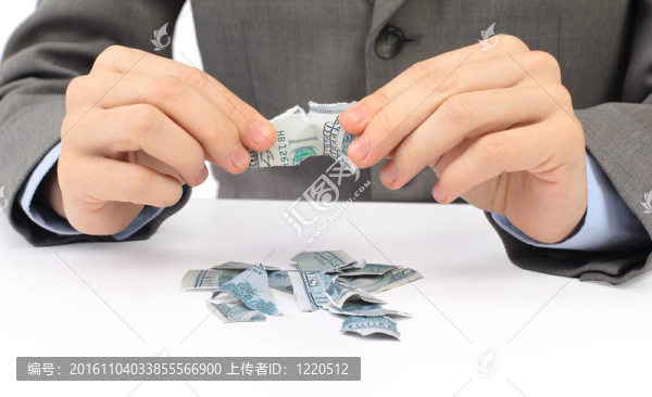手持貨幣美元