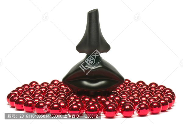 一瓶紅珠子香水