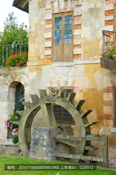 一個在皇后哈姆雷特水車；Versailles,Marie,Antoinette村；法國