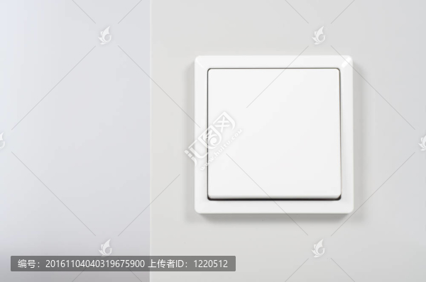 墻上的白色電燈開關
