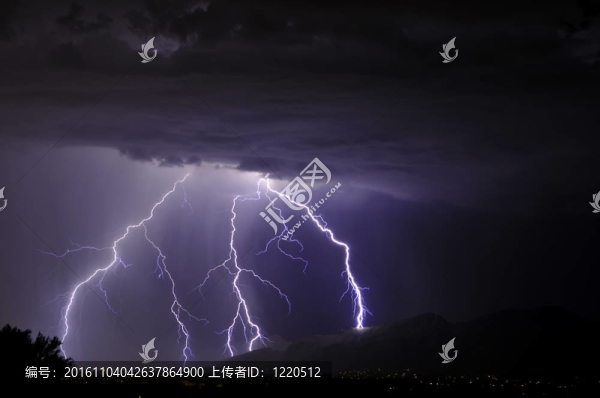 在圖森谷閃電
