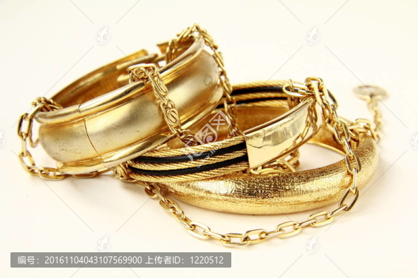 黃金女性首飾；手鐲和