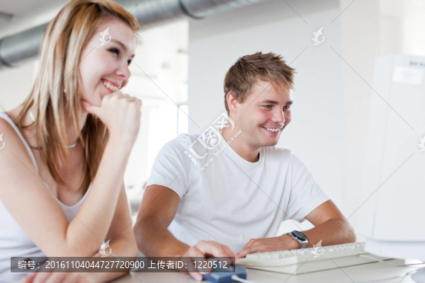 兩個大學生