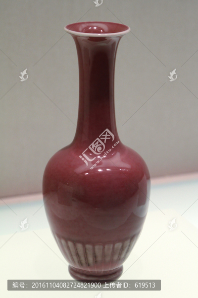 豇豆紅釉菊瓣瓶