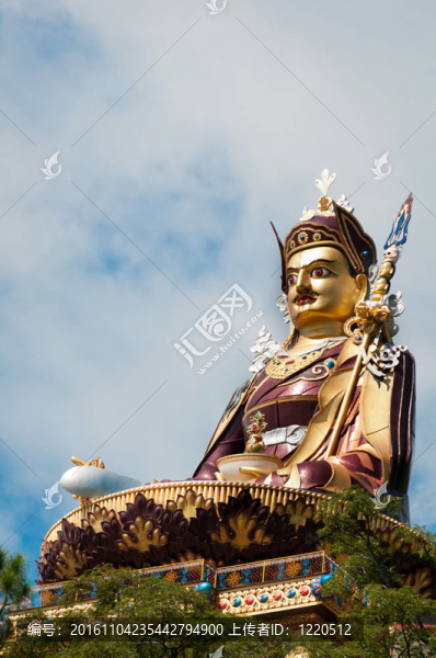 rawalsar對佛教徒來說是一個(gè)神圣的地方；印度