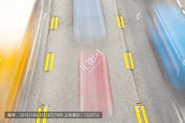 高速公路沿線車輛超速行駛