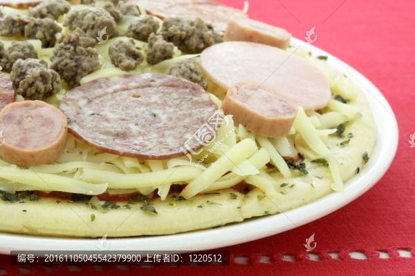 生肉愛好者比薩餅