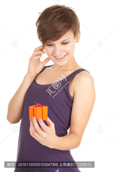 禮品盒和少女；白色背景