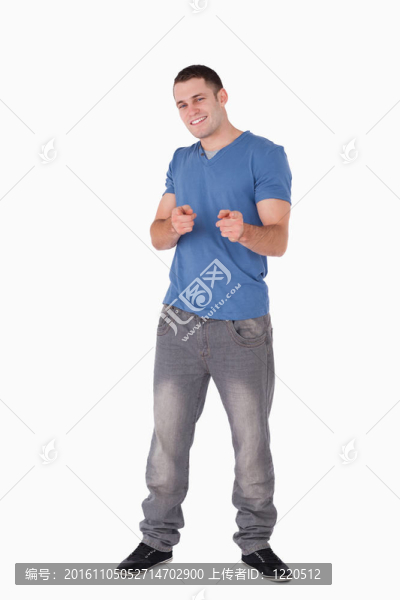一個有著知道微笑的男人的肖像
