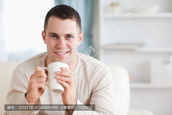 喝咖啡的人