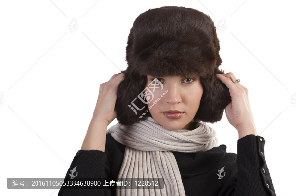 戴帽子和圍巾的女孩