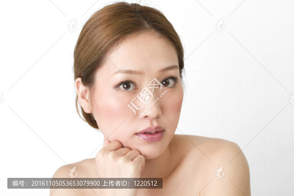 年輕漂亮的女人