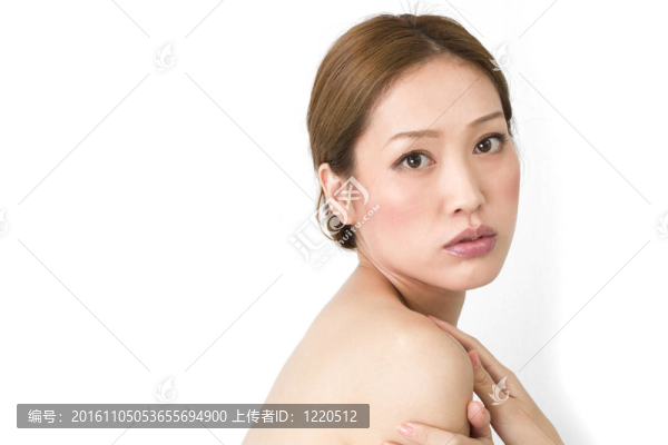 年輕漂亮的女人